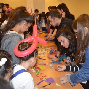 Çocuk Hakları Komitesi ve İl Göç İdare ve Mülteci Destek İş Birliğinde 23 Nisan Sanat Festivali Düzenlendi - fotoğraf 8