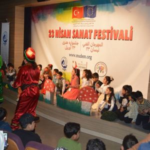 Çocuk Hakları Komitesi ve İl Göç İdare ve Mülteci Destek İş Birliğinde 23 Nisan Sanat Festivali Düzenlendi - fotoğraf 3