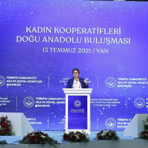 Aile ve Sosyal Hizmetler Bakanımız Derya Yanık, Van'da Kadın Kooperatifleri Doğu Anadolu Buluşması’na katıldı - fotoğraf 2