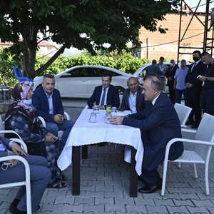 Valimiz Sayın Muammer EROL, 15 Temmuz Demokrasi ve Milli Birlik Günü Münasebetiyle Şehit Yakınlarımızla Bir Araya Geldi. - fotoğraf 4