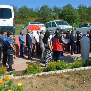 15 Temmuz Demokrasi ve Milli Birlik Günü Kapsamında  Şehitlerimizin Kabirleri Ziyaret Edildi  - fotoğraf 4