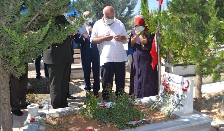 15 Temmuz Şehidi Fuat Bozkurt, kabri başında anıldı