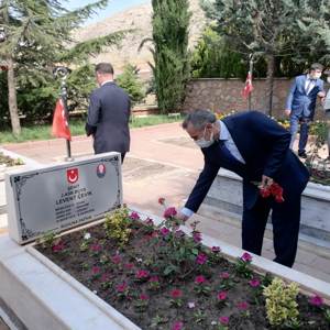 15 Temmuz Milli Birlik Günü Etkinlikleri Kapsamında Şehitlik Ziyaret Edildi - fotoğraf 2