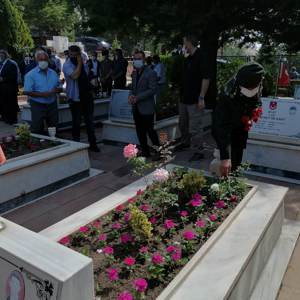 15 Temmuz Milli Birlik Günü Etkinlikleri Kapsamında Şehitlik Ziyaret Edildi - fotoğraf 5