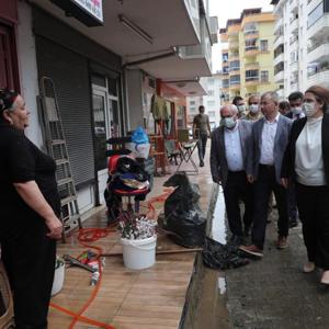 Aile ve Sosyal Hizmetler Bakanımız Derya Yanık, selden etkilenen Rize ve Artvin'de incelemelerde bulundu - fotoğraf 3