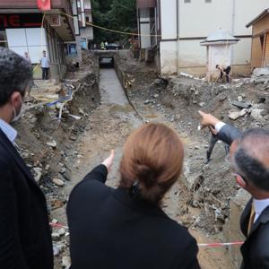Aile ve Sosyal Hizmetler Bakanımız Derya Yanık, selden etkilenen Rize ve Artvin'de incelemelerde bulundu - fotoğraf 8