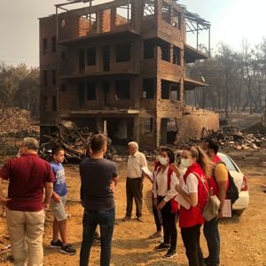 Aile ve Sosyal Hizmetler Bakanımız Yanık: Orman yangınlarının etkili olduğu 6 ilde 1142 kişiye psikolojik destek verdik - fotoğraf 1