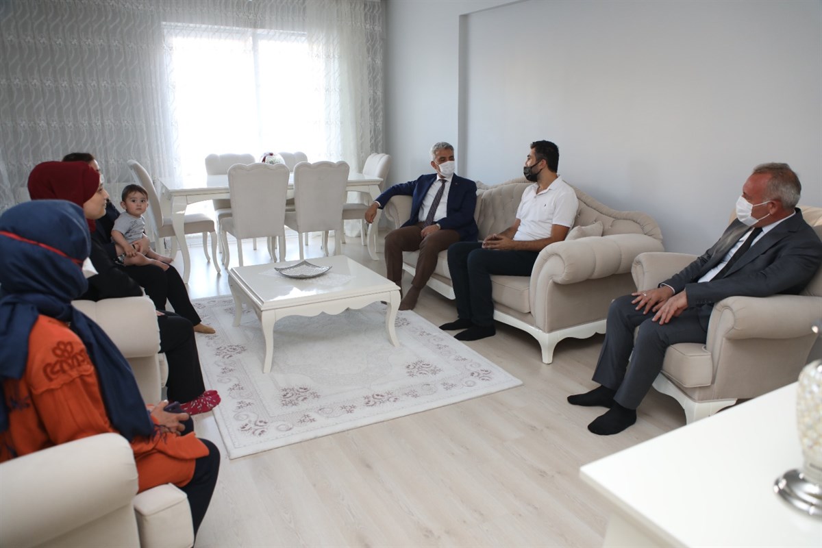 Sayın Valimiz ve Eşi Hanımefendi Şehit Aile  Ziyaretlerinde Bulundular.