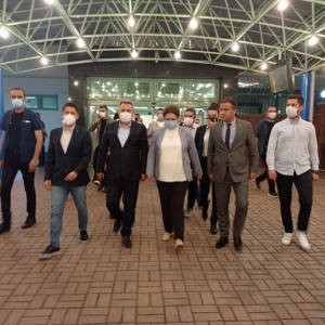 Bakanımız Derya Yanık Hanımefendi, Adana’da Yangından Etkilenen Vatandaşlarımızın Yanında - fotoğraf 13