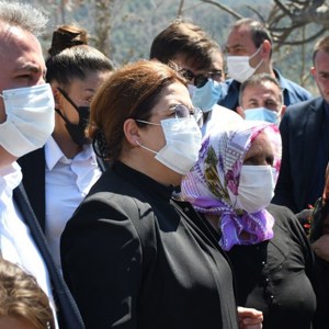 Yazdır Bakanımız Yanık: “Yangından Etkilenenler İçin Sosyal Yardımlar Fonu’muzdan Toplam 21 Milyon Lira Kaynak Aktarımı Yaptık” - fotoğraf 2