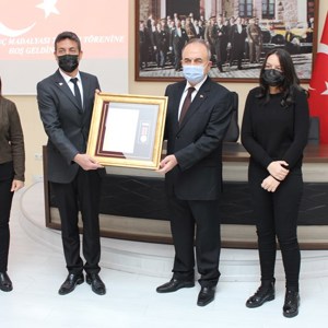 Aile ve Sosyal Hizmetler İl Müdürü Arif LAÇİN Tarafından Yapılan Açıklamada; “Şehit Yakını, Gazi Ve Gazi Yakınlarının Mutlu Ve Huzurlu Bir Yaşam Sürmesi İçin Desteklerimiz Devam Etmektedir.” - fotoğraf 2