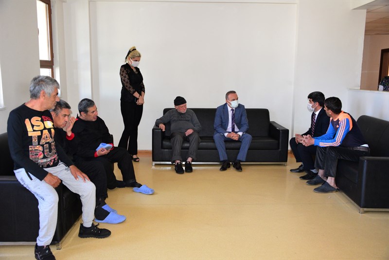 Sayin Valimiz Huseyin Oner, Engelsiz Yasam, Bakim ve Rehabilitasyon Merkezini ziyaret etti