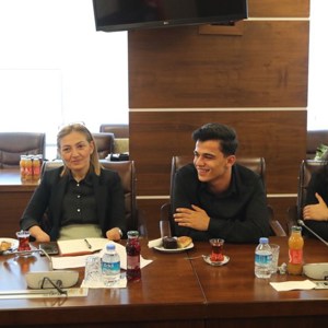 Bakanımız Yanık Kuruluşlarda Yetişmiş ve YKS’de Başarılı Olmuş Gençlerle Bakanlıkta Bir Araya Geldi - fotoğraf 2