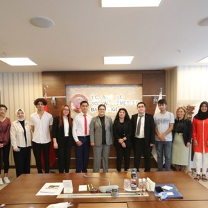 Bakanımız Yanık Kuruluşlarda Yetişmiş ve YKS’de Başarılı Olmuş Gençlerle Bakanlıkta Bir Araya Geldi - fotoğraf 3