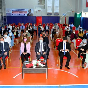 Sayin Valimiz Huseyin Oner ve saygideger esi Zehra Mine Oner Hanimefendinin katilimiyla “Gonul Elcileri Projesi” toplantisi duzenlendi - fotoğraf 2