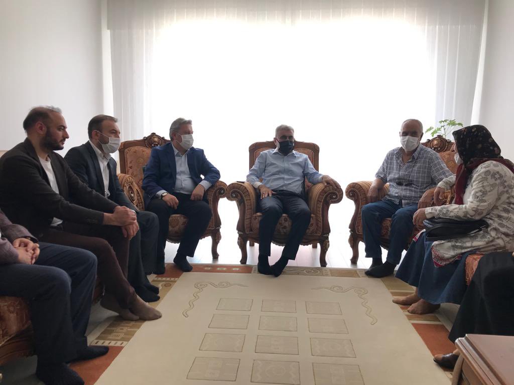 İl Müdürümüz Cüneyd Özdemir Kahraman Şehidimiz Taha Uluçay’ın Ailesini Ziyaret Etti