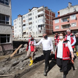 Bakanımız Yanık: “Bugün aktardığımız 10 milyon lira ile birlikte Kastamonu'ya toplamda 25 milyon liralık nakit desteği sağladık” - fotoğraf 2
