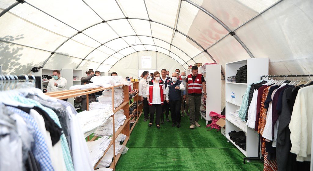 Bakanımız Derya Yanık: "Sosyal Marketlerimizden şu ana kadar 2 bin 963 vatandaşımız ihtiyaçlarını karşıladı"