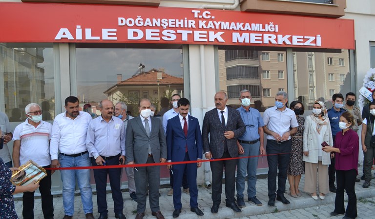 İl Müdürümüz Rasim Bulut, Doğanşehir ilçesinde yapımı tamamlanan Aile Destek Merkezi’nin açılış törenine katıldı.