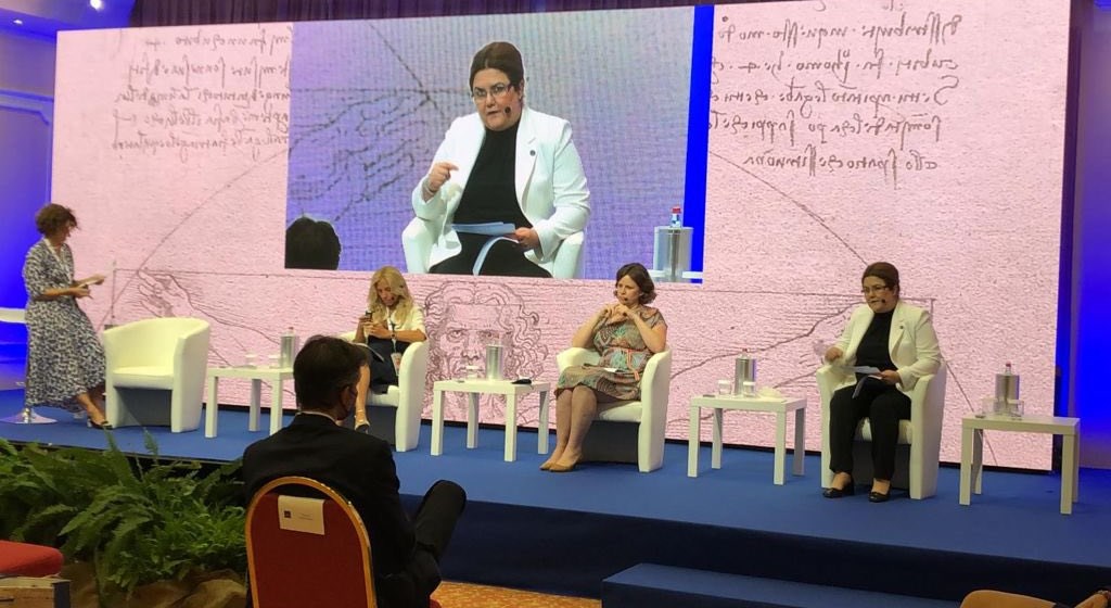 Bakanımız Sayın Derya Yanık; “Diyarbakır Anneleri uluslararası toplumdan hak ettikleri desteği görmüyor”