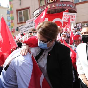 Bakanımız Derya Yanık, Diyarbakır Annelerini Ziyaret Etti - fotoğraf 2