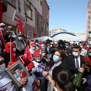 Bakanımız Derya Yanık, Diyarbakır Annelerini Ziyaret Etti - fotoğraf 4
