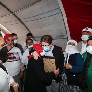 Bakanımız Derya Yanık, Diyarbakır Annelerini Ziyaret Etti - fotoğraf 8