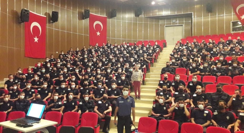 Bakanımız Sayın Derya Yanık: “5.113 Polis Akademisi öğrencisine, kadına yönelik şiddetle mücadele konusunda eğitim verdik”