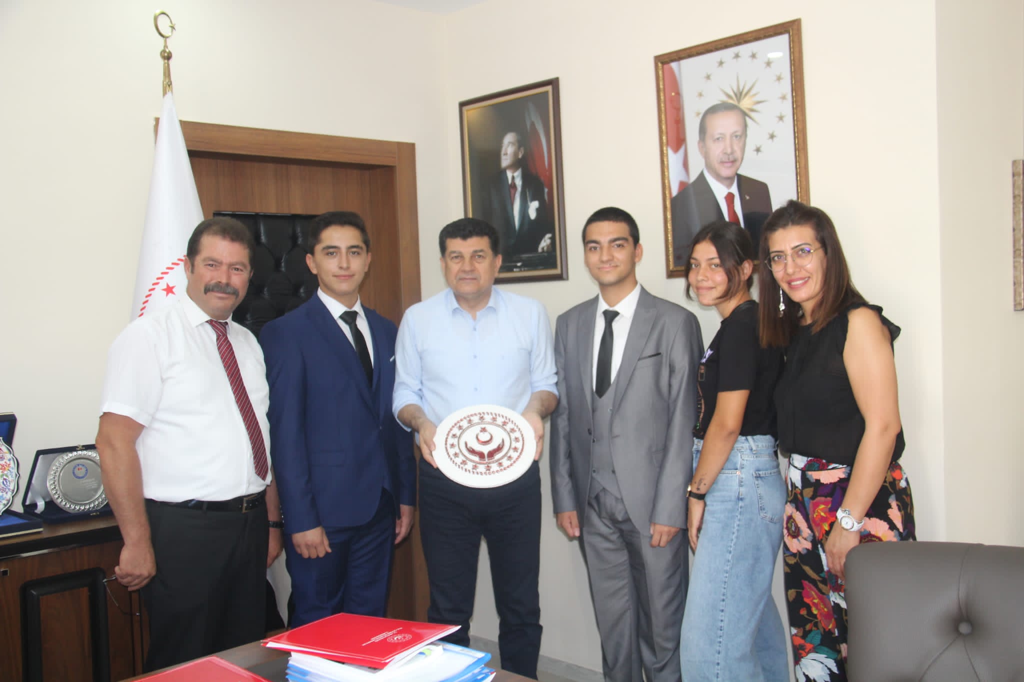 GENÇLERİMİZ GURURUMUZ, UMUDUMUZ VE GELECEĞİMİZ