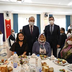 Valimiz Sayın Muammer EROL, Kahvaltı Programında Kahraman Gazilerimizle Bir Araya Geldi. - fotoğraf 1