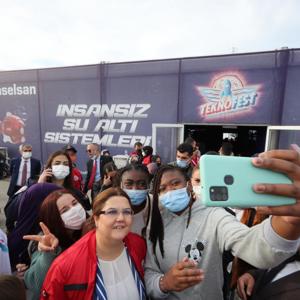 Bakanımız Derya Yanık TEKNOFEST'i Ziyaret Etti - fotoğraf 10