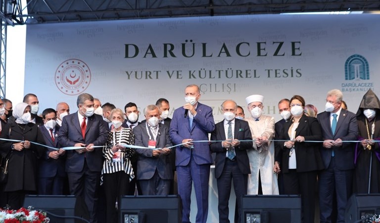 Cumhurbaşkanı Recep Tayyip ERDOĞAN ile Aile ve Sosyal Hizmetler Bakanı Derya YANIK, Darülaceze Yurt ve Kültürel Tesis Açılışı ve Darülaceze Sosyal Hizmet Şehri Tanıtım Töreni’ne Katıldı