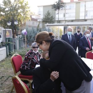 Bakanımız Derya Yanık, Dünya Yaşlılar Günü’nde Huzurevi Sakinleriyle Bir Araya Geldi - fotoğraf 2