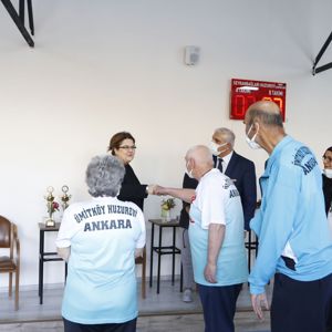 Bakanımız Derya Yanık, Dünya Yaşlılar Günü’nde Huzurevi Sakinleriyle Bir Araya Geldi - fotoğraf 8