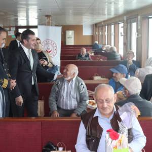 Valimiz Sayın Muammer EROL "1 Ekim Dünya Yaşlılar Günü" nde  Yaşlılarımızla Bir Araya Geldi. - fotoğraf 2