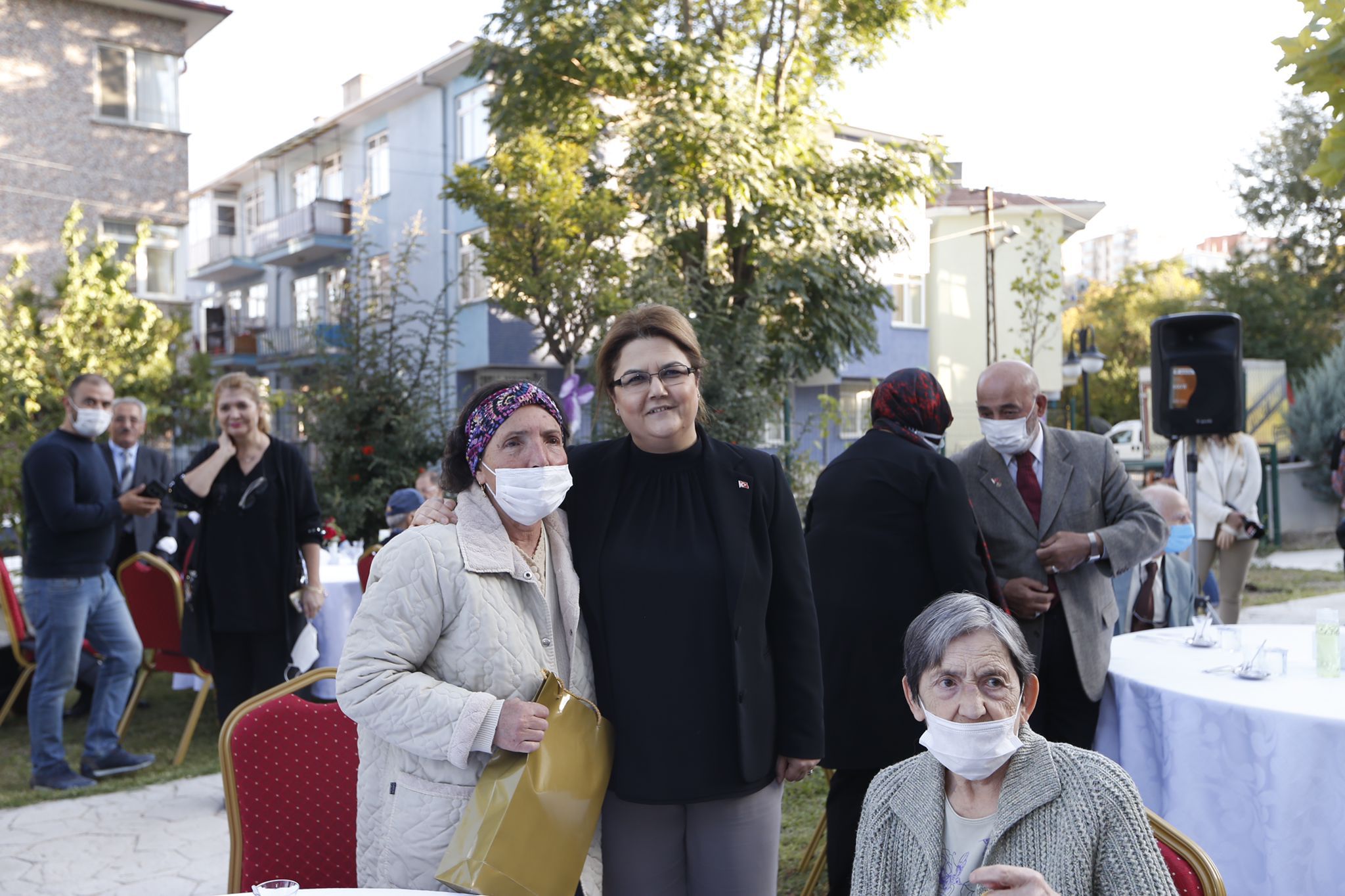 Bakanımız Derya Yanık, Dünya Yaşlılar Günü’nde Huzurevi Sakinleriyle Bir Araya Geldi