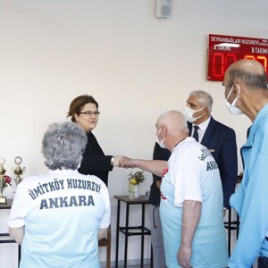 Bakanımız Derya Yanık, Dünya Yaşlılar Günü’nde Huzurevi Sakinleriyle Bir Araya Geldi - fotoğraf 8