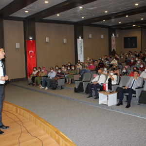 Adana İlimizde Bulunan Tüm Koruyucu Ailelerimiz “Güven ve Sevgi Dolu Çocuk Yetiştirmek” İsimli Konferansımızda Bir Araya Geldi - fotoğraf 3