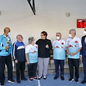 Bakanımız Sayın Derya Yanık, Dünya Yaşlılar Günü’nde Huzurevi Sakinleriyle Bir Araya Geldi - fotoğraf 4