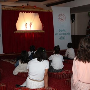 Bakanımız Sayın Derya Yanık, 11 Ekim Dünya Kız Çocukları Günü’nde Kuruluşlarımızda Kalan Kız Çocuklarıyla Bir Araya Geldi - fotoğraf 2