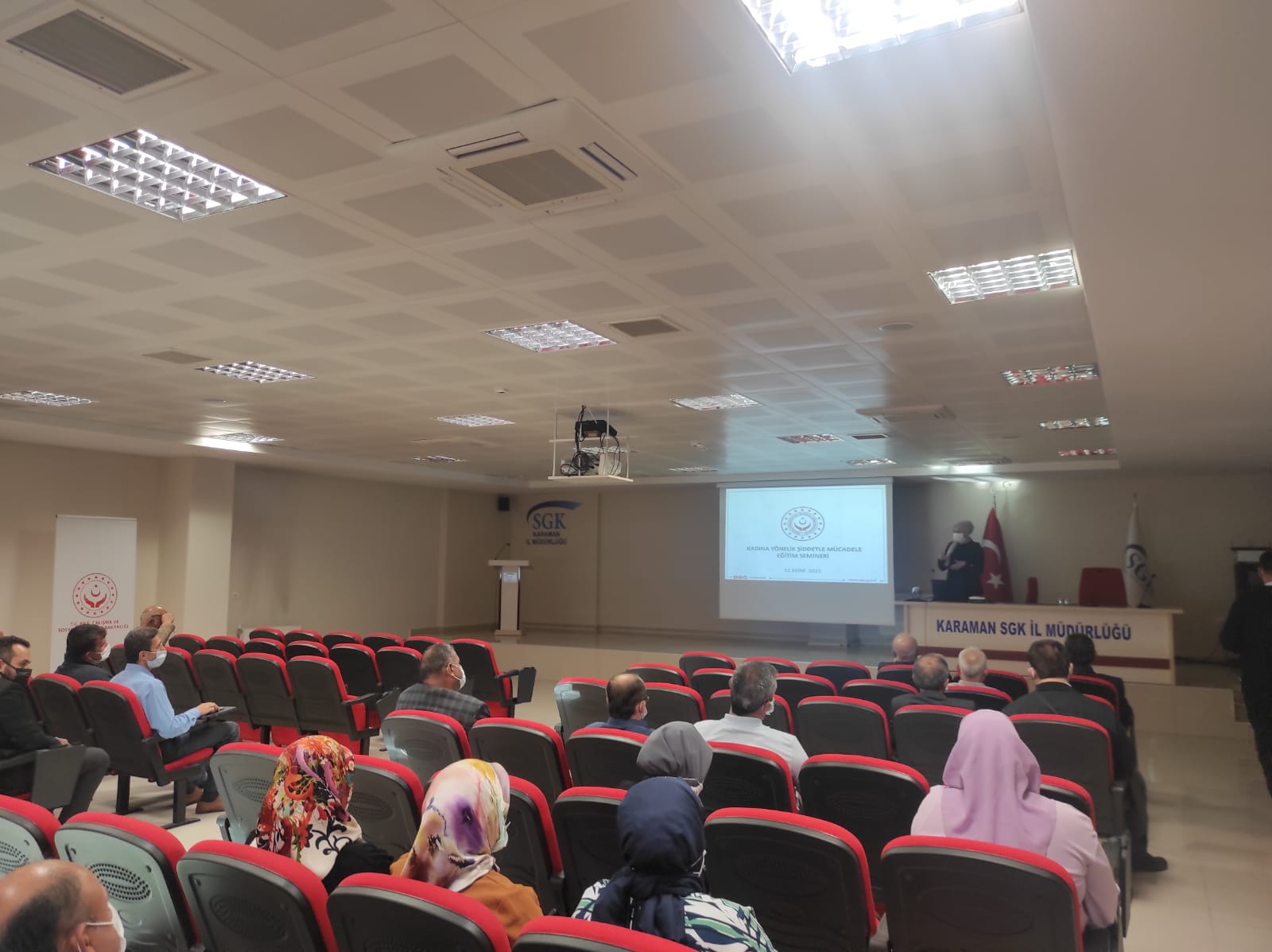 Kadına Yönelik Şiddet ve Şiddetle Mücadeleye İlişkin Farkındalık Eğitimleri Kamu Kuruluşlarında Devam Ediyor