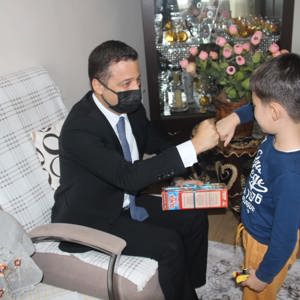 İl Müdürümüz Osman Toprakçı 15 Ekim Beyaz Baston Görme Engelliler ve Güvenlik Günü kapsamında hizmet modellerimizden faydalanan vatandaşlarımızı ziyaret etti. - fotoğraf 3