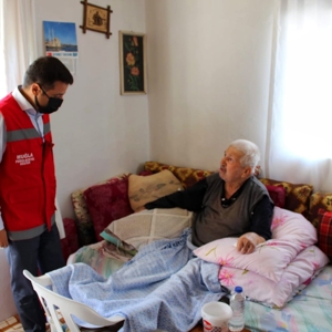 İl Müdürümüz Osman Toprakçı  Gazi Osman Ateş’i ve ailesini evinde ziyaret etti. - fotoğraf 3