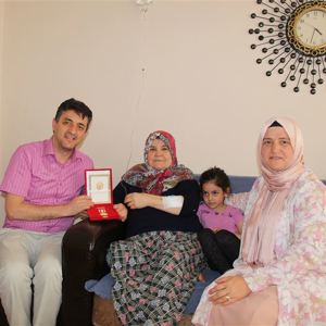 Kıbrıs Barış Harekatı Gazilerimizden Vefat Edenlerin Eşlerine Madalyaları Takdim Edildi - fotoğraf 3