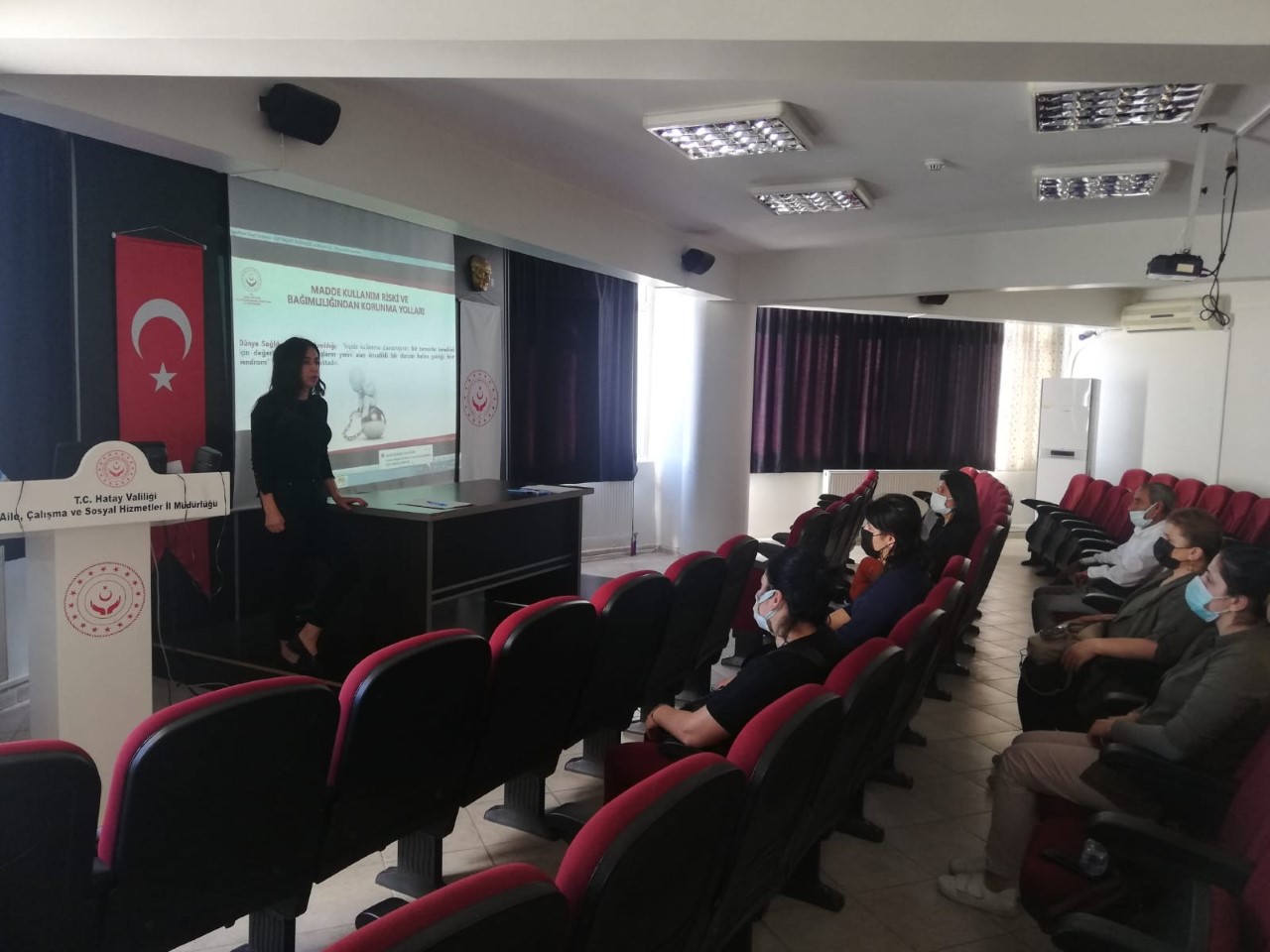 Antakya Sosyal Hizmet Merkezi Müdürlüğü Sosyal ve Ekonomik Destek Hizmet Modelinden faydalanan ailelere seminer verildi.