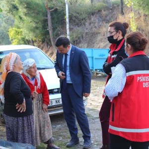 İl Müdürümüz Osman Toprakçı, Menteşe ilçesi Muratlar Mahallesinde ikamet eden, herhangi bir sosyal yardımdan faydalanmadığı tespit edilen haneler ile Bakanlığımız hizmet modellerinden yararlanan aileleri ziyaret etti. - fotoğraf 7