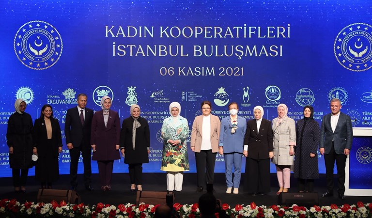 Emine Erdoğan Hanımefendi ile Bakanımız Derya Yanık, Kadın Kooperatifleri İstanbul Buluşması Programı'na Katıldı