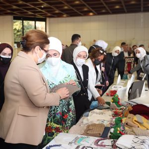Emine Erdoğan Hanımefendi ile Bakanımız Derya Yanık, Kadın Kooperatifleri İstanbul Buluşması Programı'na Katıldı - fotoğraf 4