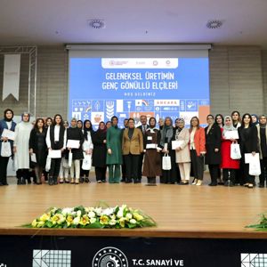 Aile ve Sosyal Hizmetler Bakanımız Sayın Derya Yanık, KADEM Geleneksel Üretimin Genç Gönüllü Elçileri Projesi Kapanış Törenine Katıldı - fotoğraf 3