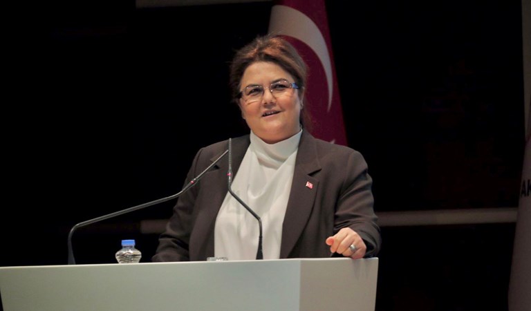 Bakanımız Derya Yanık, Kuruluştan Bugüne İl Kadın Kolları Başkanları Vefa Programı'na Katıldı